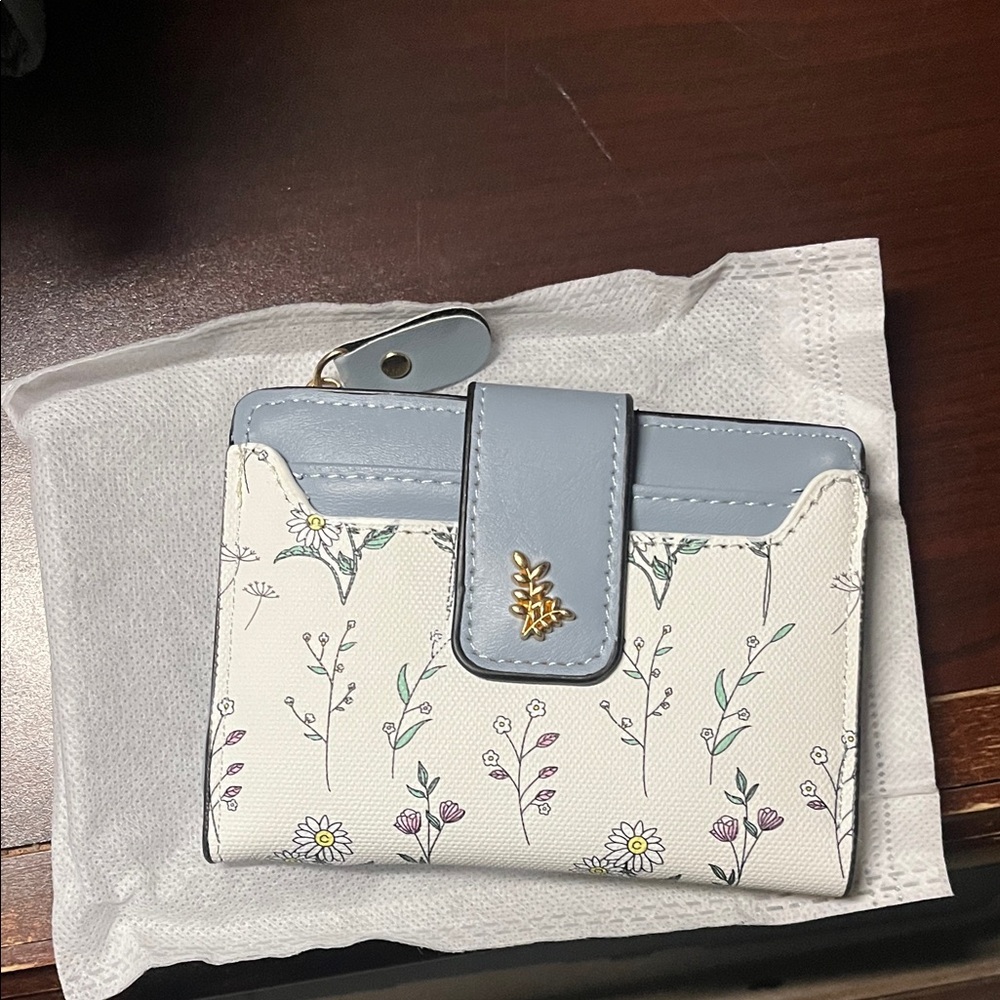 Floral Blue and White Women's Wallet